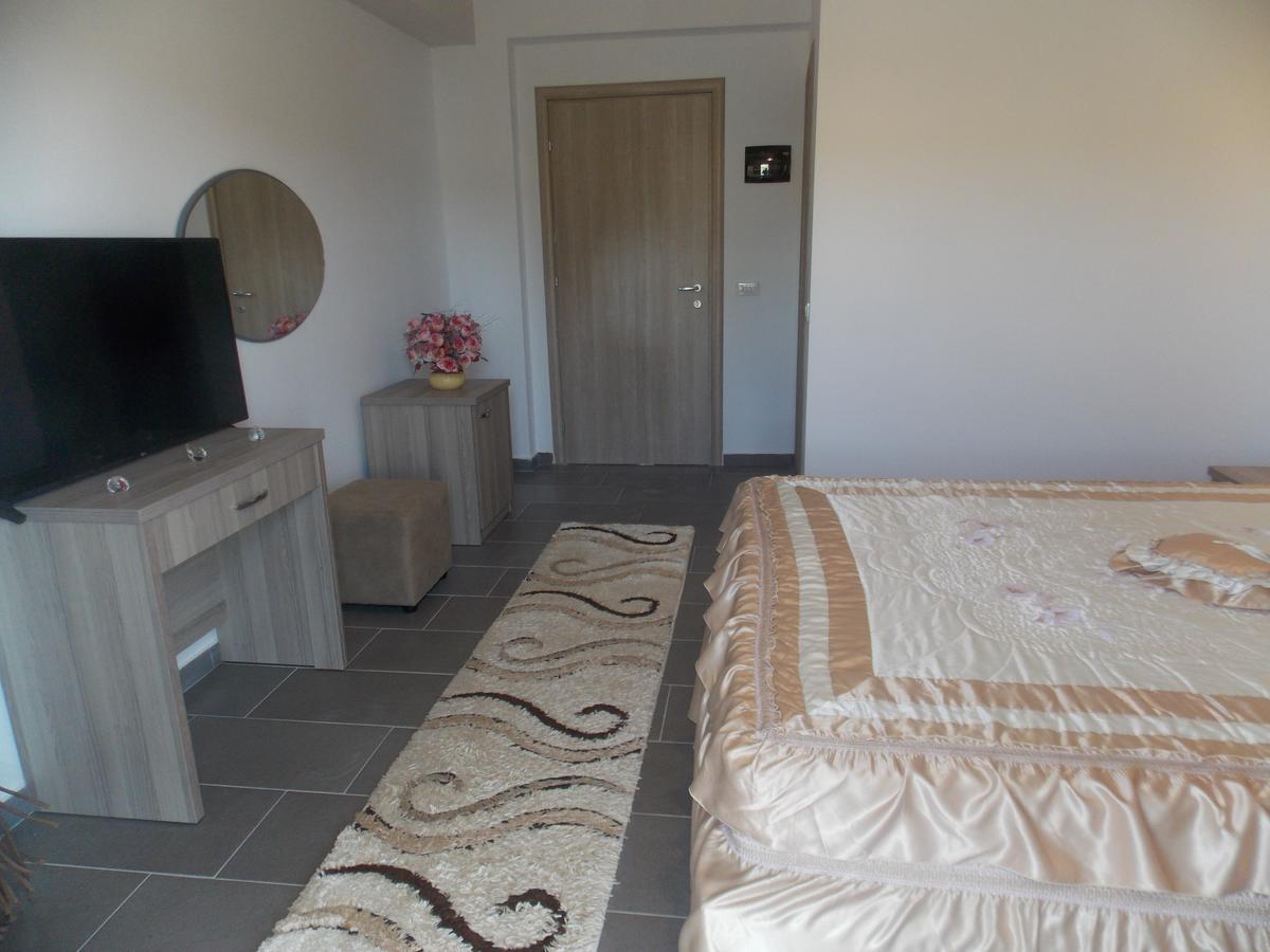 Hotel Irini Sarandë 外观 照片