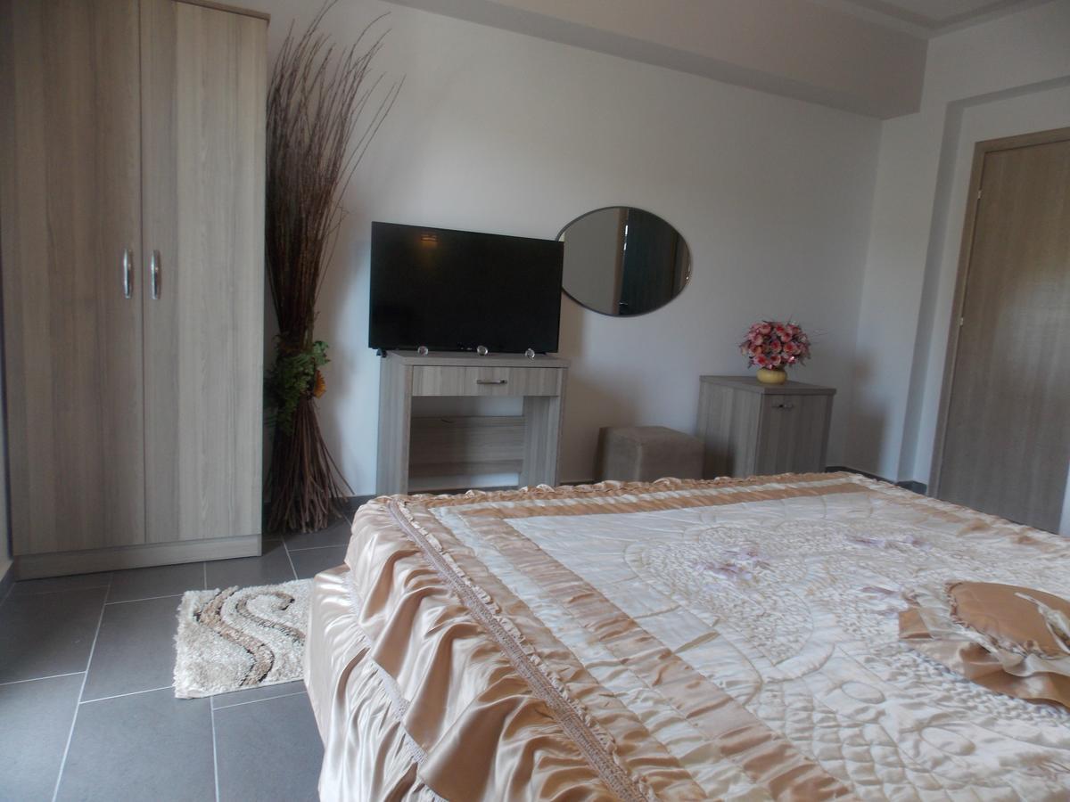 Hotel Irini Sarandë 外观 照片